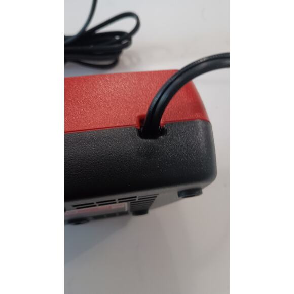 Milwaukee brand new without box 12 volt charger - Picture 8 of 8